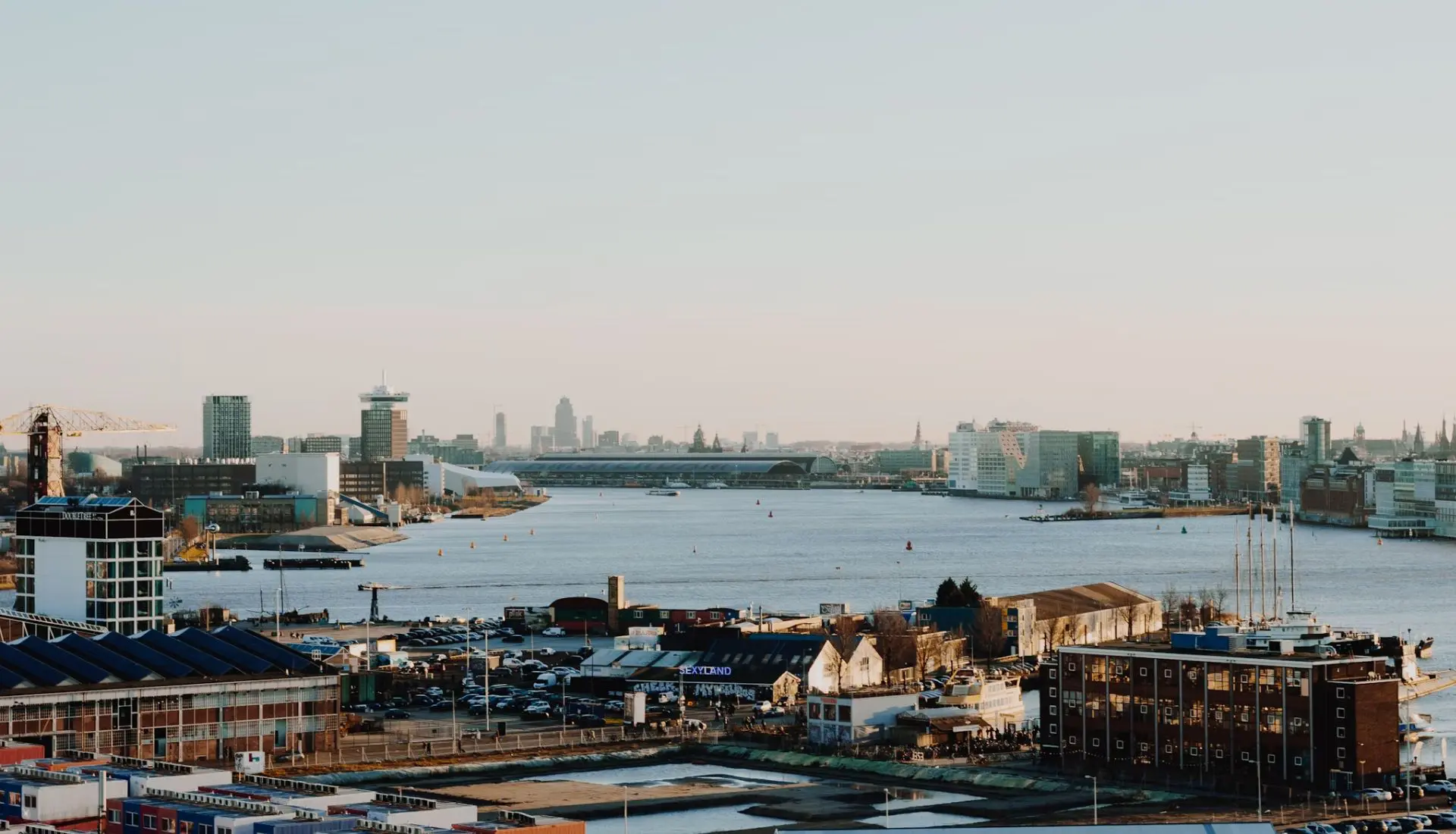 Amsterdam Travel Guide