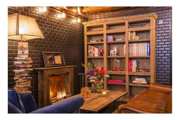 Max Brown Hotel Canal District, Lobby with fireplace