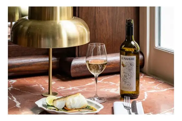 The Henrietta Hotel, Food and Drinks 