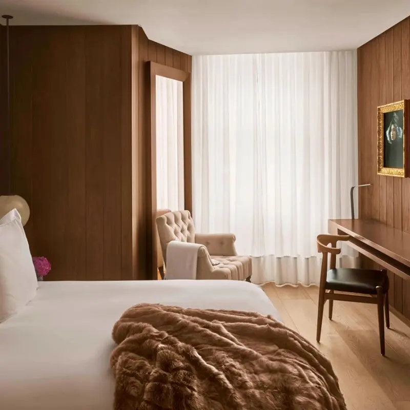 The London, EDITION, Bedroom cosy, London 