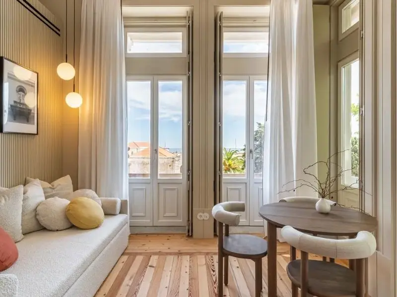 Artsy Cascais, Suite with large Balcony