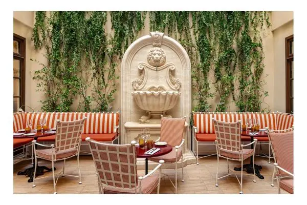 Casa Monti Roma, Courtyard, Fountain, Rome