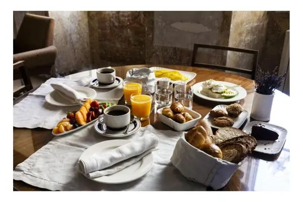 G-Rough, Breakfast, Rome