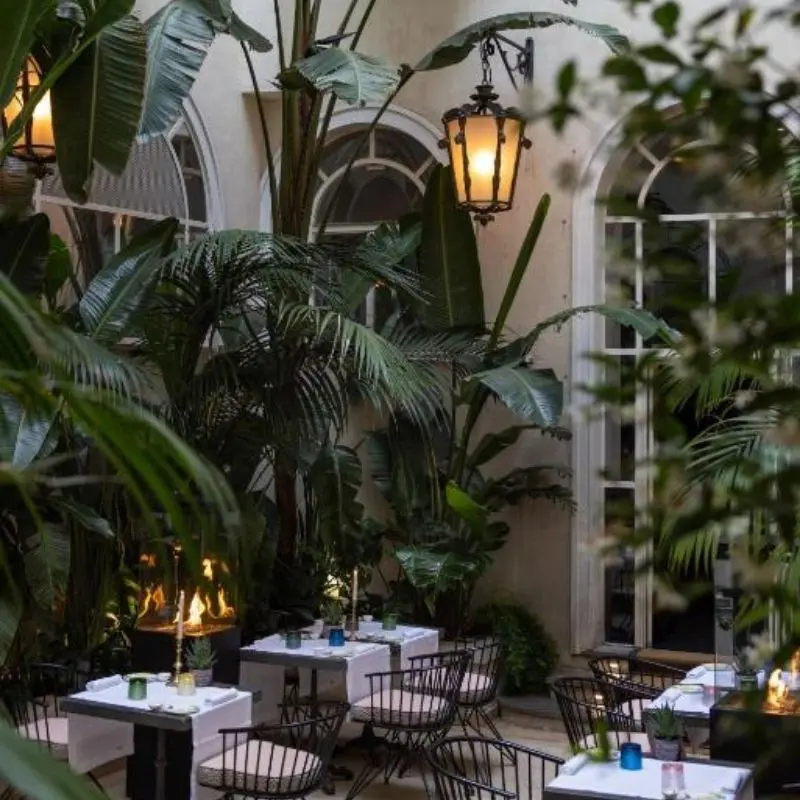 Hotel Vilòn, Restaurant Courtyard, Rome 