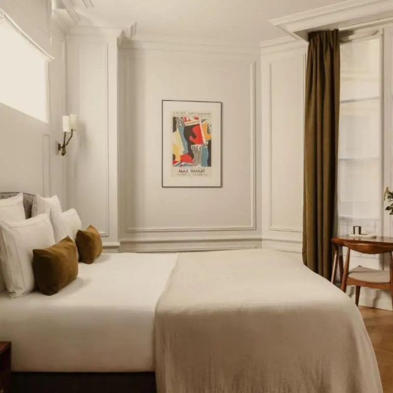 Paris Travel Guide Hôtel Bourgogne & Montana