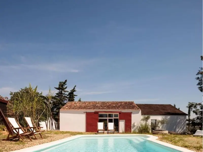 Exterior of Hotel with Swimming Pool 