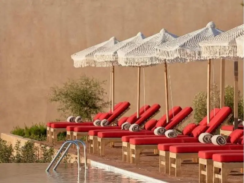 Sun-loungers by the pool 