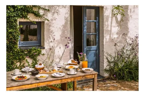 São Lourenço do Barrocal outdoor breakfast terrace