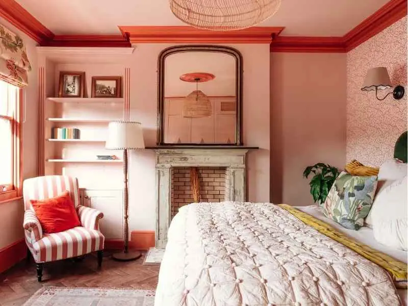 2 bedroom/1 bathroom Westbourne Park, Bedroom, Interior Details, Fireplace, London 