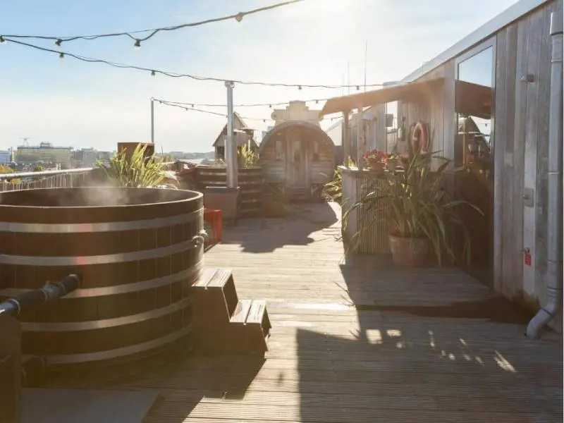 Volkshotel, rooftop and sauna