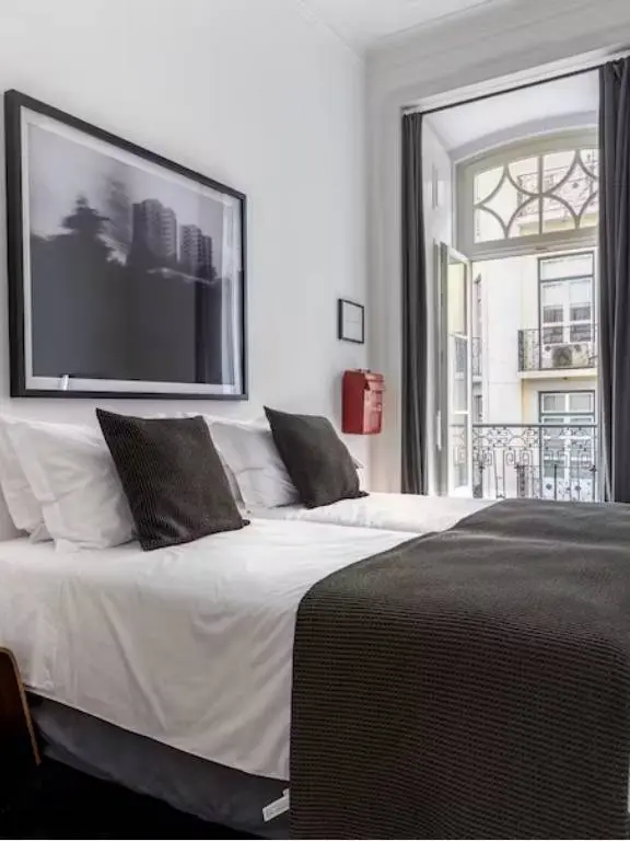Bigode Chique, Bedroom with Open window, Lisbon