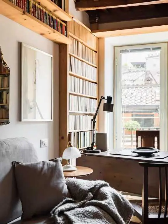 Book & Art-Filled Apartment, Lounge with a view, Rome