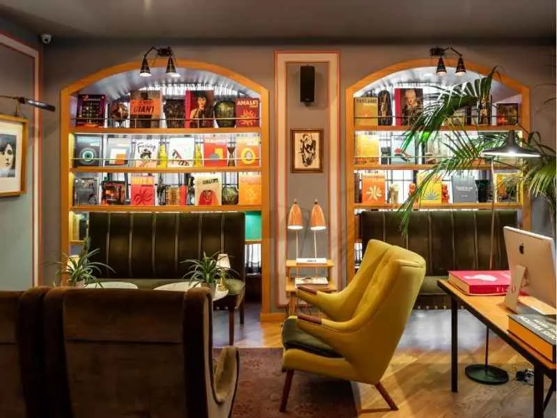 Brown's Central Hotel, Lobby with Vintage Furniture