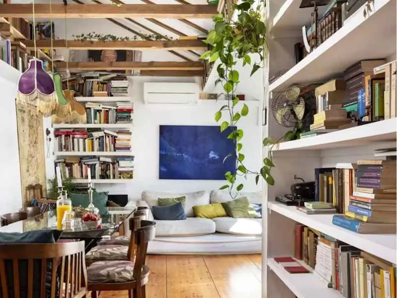 By the Books, Living room with Bookshelves, Lisbon