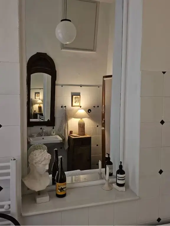 Casa L’on: Athenian Flat, Bathroom, Details, Athens 