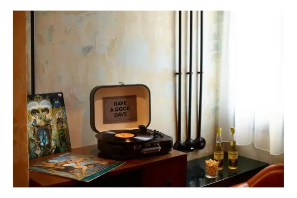 Dave Red Athens, Record Player, Athens 