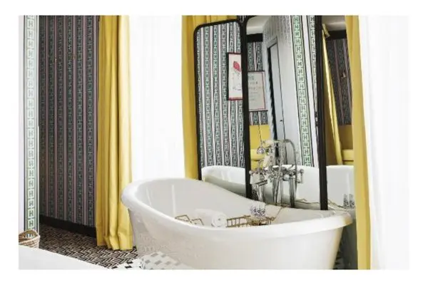 Hôtel Les Deux Gares, Bathroom with Bathtub, Paris