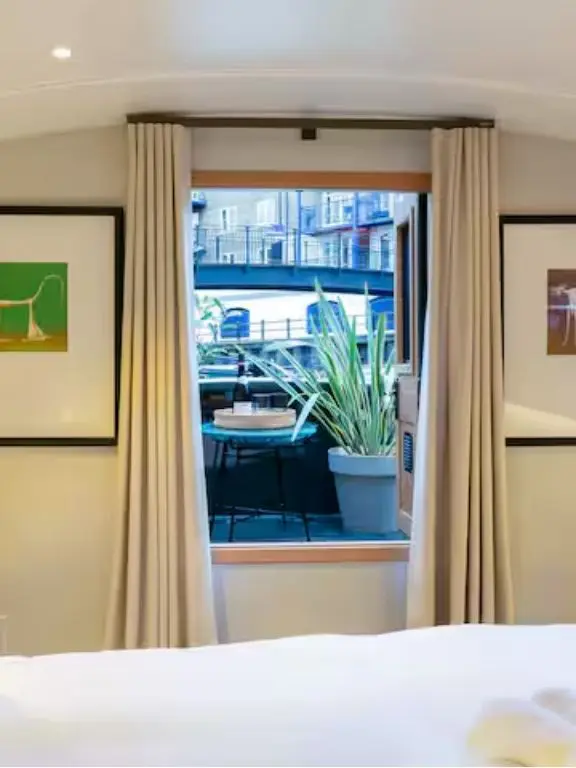 Luxurious houseboat in London, View of Terrace from Bedroom 