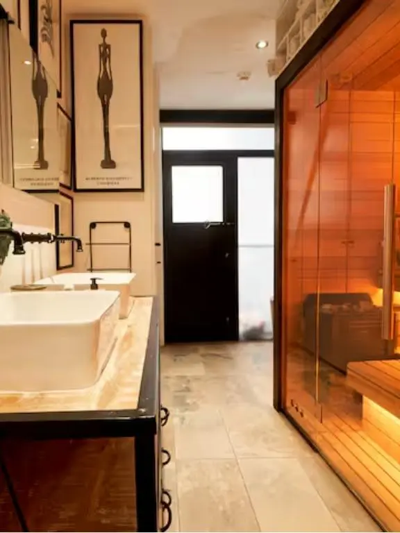Soho Residence, Bathroom with Sauna 