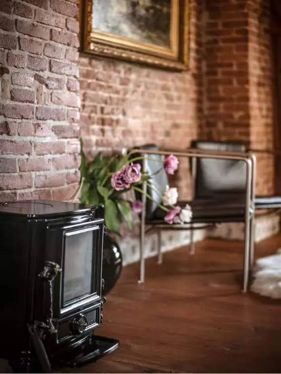 Spectacular Loft - central & quiet, Interior details and fireplace
