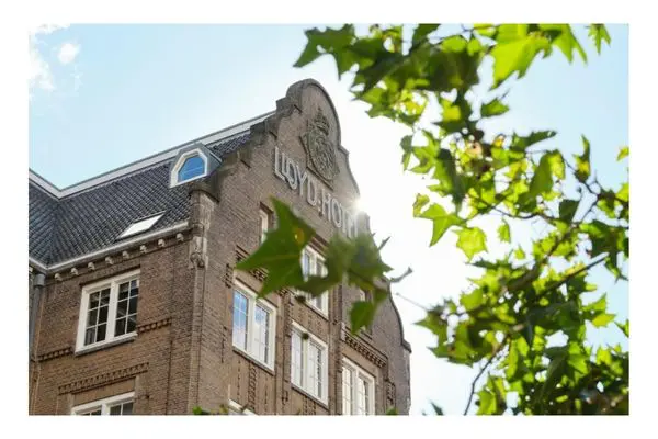 The Hoxton Lloyd, Exterior shot of hotel sign