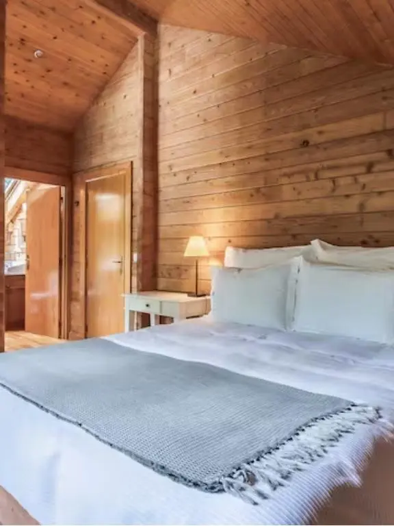 Best Airbnbs in North Portugal Cabin with Private Pool - Prado do Xisto