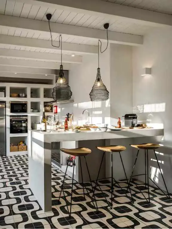Kitchen Black and White tiled Floor 