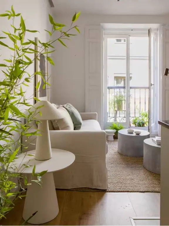 2D Apartment Downtown Anton Martin, Lounge with Plants and Art