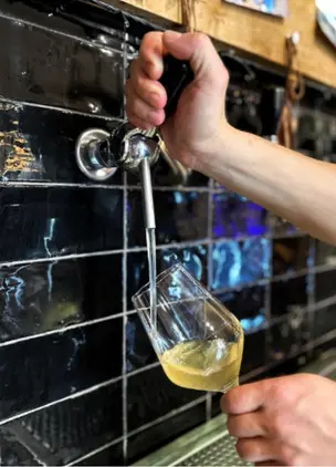 LA CANÍBAL, Wine Pouring From the Tap, Mardid