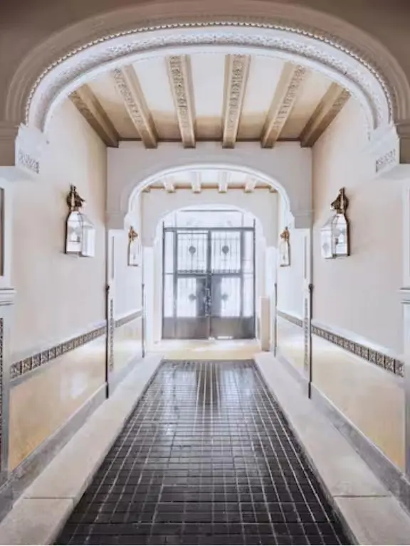 Premium flat by Gran Via, Entry Architecture, Mardid