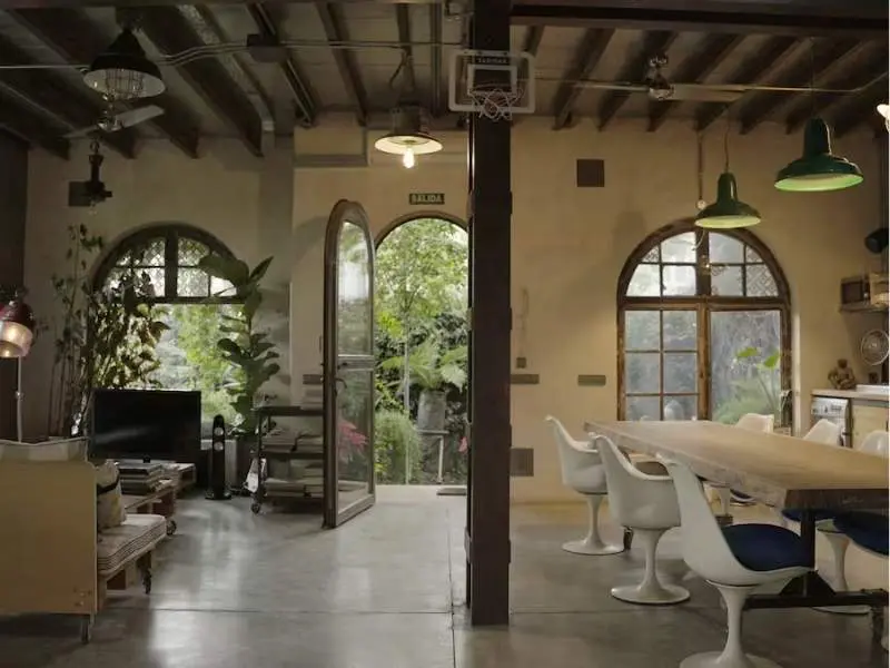 Retiro Park Industrial House, Living room an dining room, view to garden