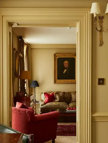 Antique-furnished sitting room at Batty Langley's hotel Spitalfields