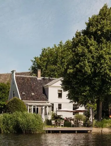 Inn on the Lake hotel exterior in Broek in Waterland