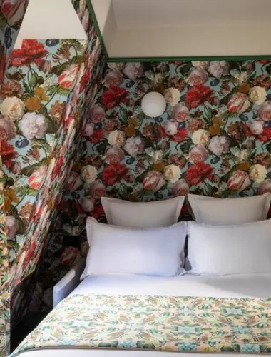 Hôtel Ginette à la Folie guest room in Canal Saint-Martin Paris hotel