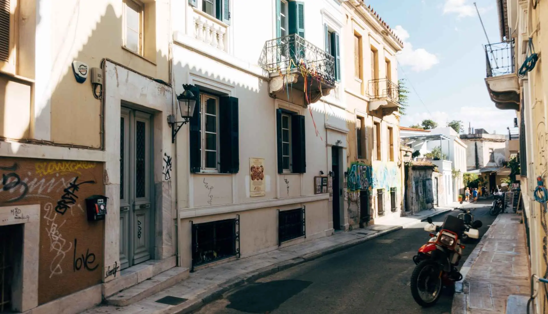 athens-travel-guide-plaka