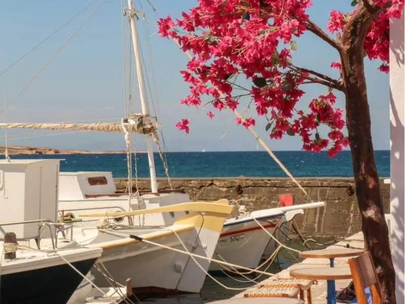 beach-hotels-paros-01