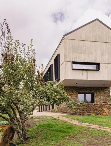 hotels-in-serra-da-estrela-terrasense-mountain-charm-retreat-farm-01