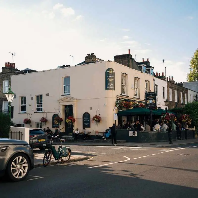 london-travel-guide-where-to-stay-01