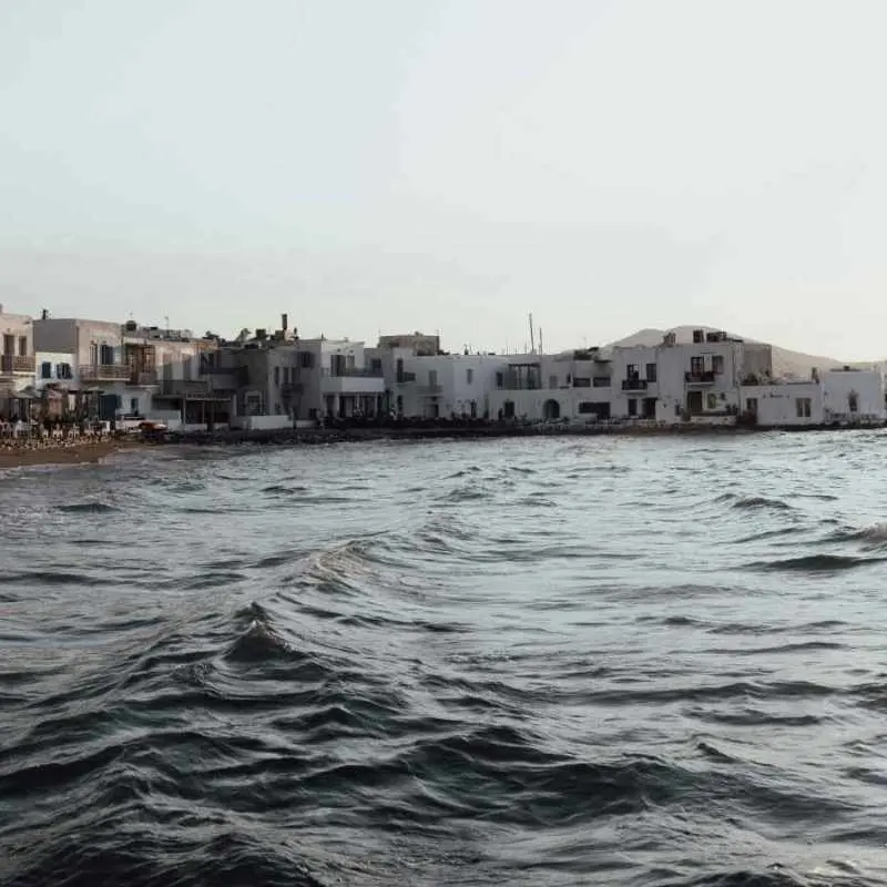 where-to-stay-in-paros-01