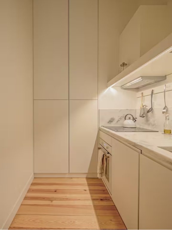 Best Vacation Rentals in Lisbon Antiga Casa Pessoa - The Fountain Fresco Apartment