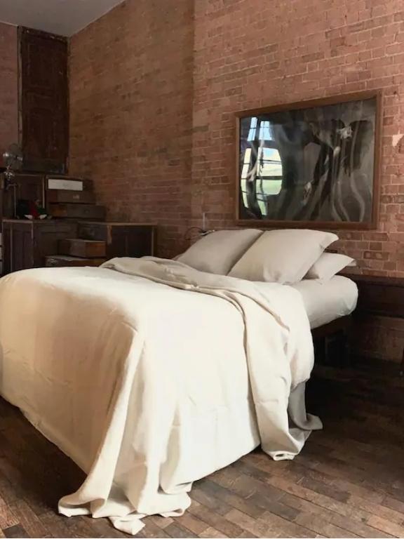 Best Airbnbs in London Artist School Borough Market Shard View SE1