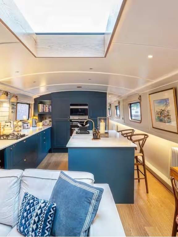 Best Airbnbs in London Luxurious houseboat in London
