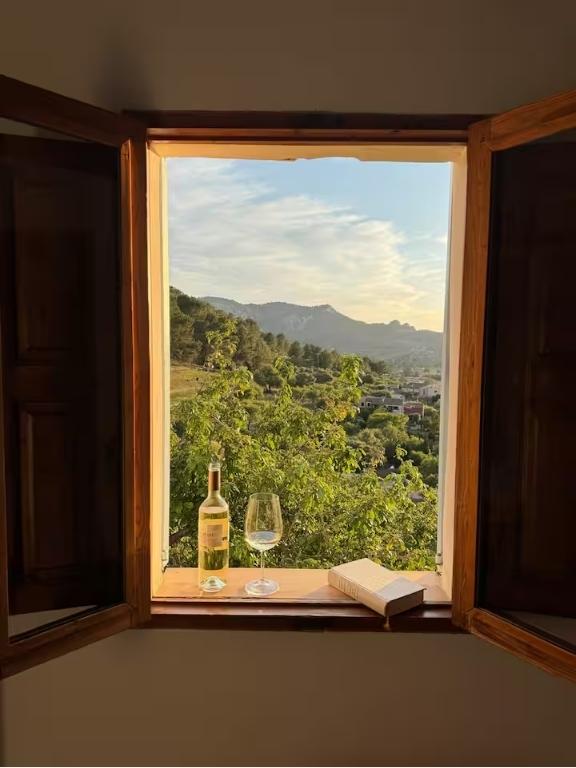 Best Vacation Rentals in Mallorca Mountain and sea house in Majorca