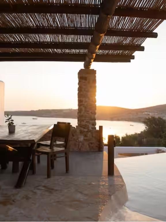 Best Airbnbs in Paros Krios Luxury Suites ~ Rame