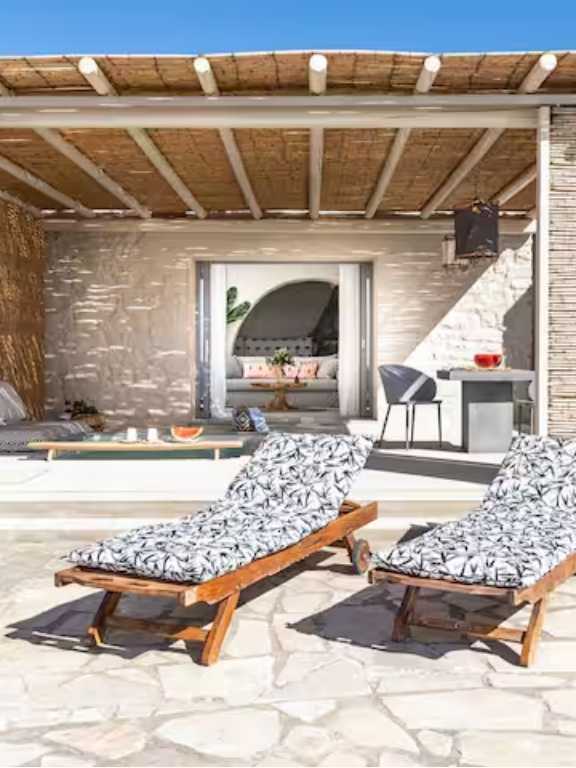 Best Airbnbs in Paros Petra Suite