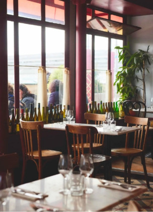 Best Places To Eat In Paris Café les deux Gares