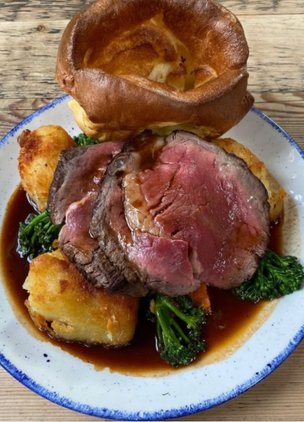 Cosy Pubs In London The Red Lion and Sun