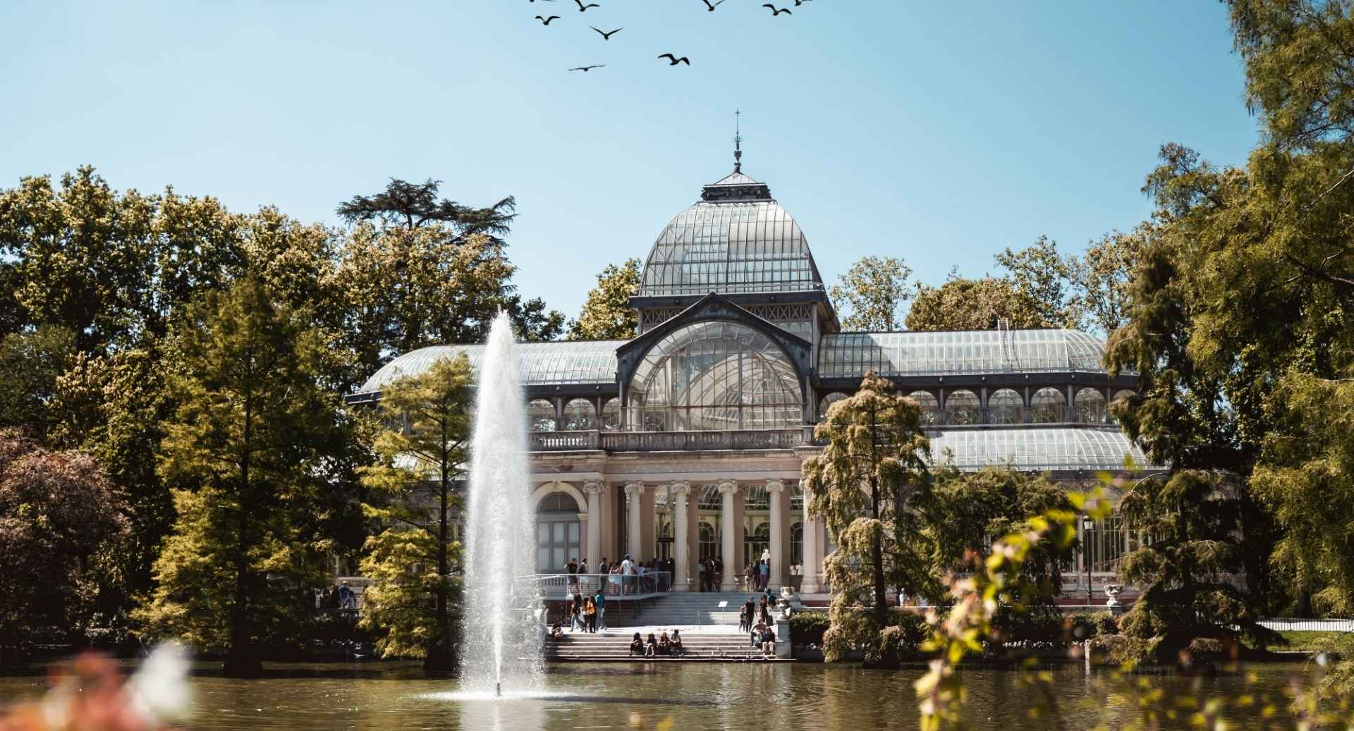 Madrid Travel Guide, Fountain on a Sunny Day