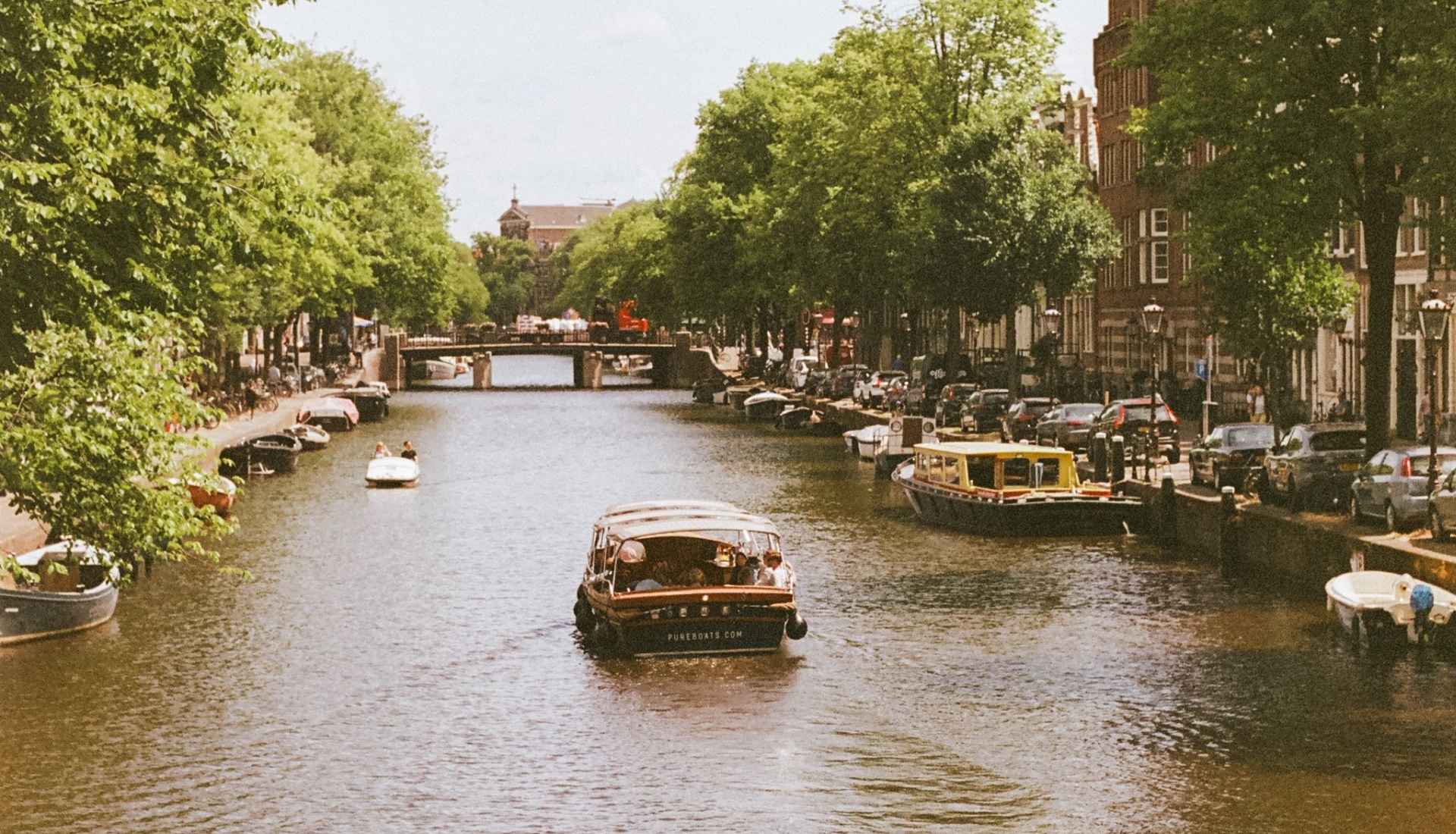 amsterdam-canal-belt-hotels-01